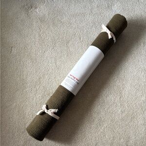 NWT Lululemon Hot Yogi Mat Green